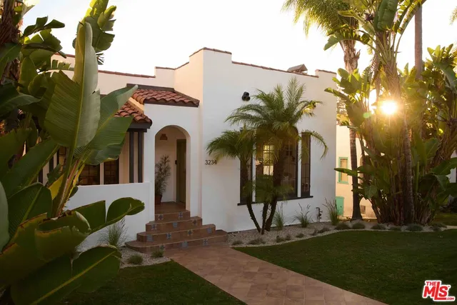 $2,998,000 | 3234 Lowry Road, Los Angeles, CA 90027