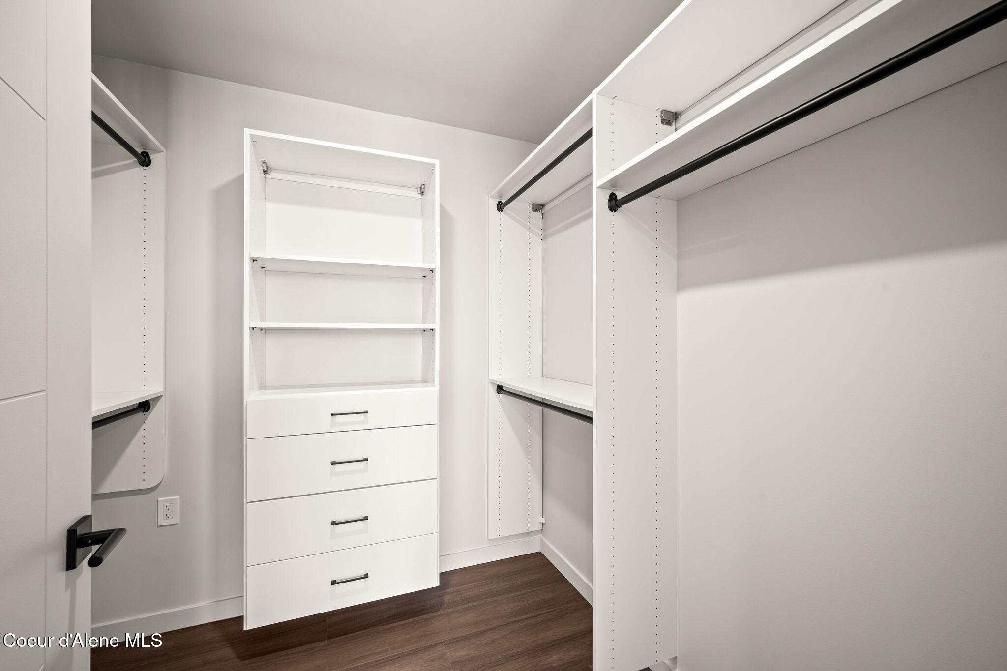 116 South 3rd Street, Unit 605 Coeur D'Alene, ID 83814 - Photo 26 of 64 Guest bed1 closet