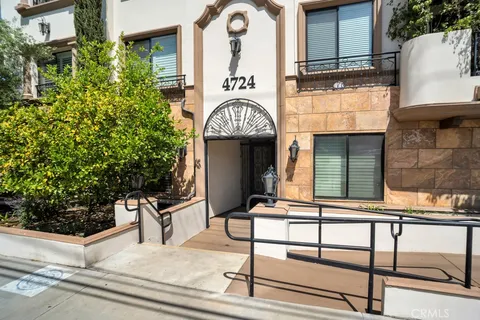 $699,000 | 4724 Kester Avenue, Unit 410, Sherman Oaks, CA 91403