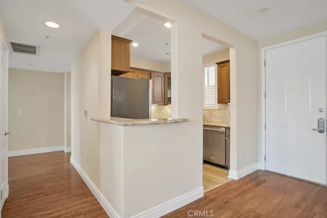 $699,000 | 4724 Kester Avenue, Unit 410, Sherman Oaks, CA 91403