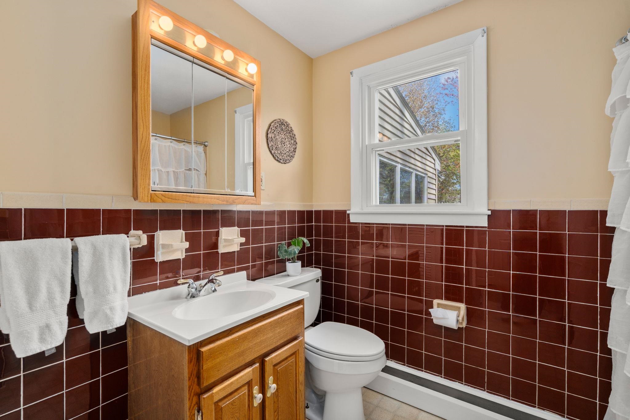14 Trinity Drive Nashua, NH 03063 - Photo 11 of 31