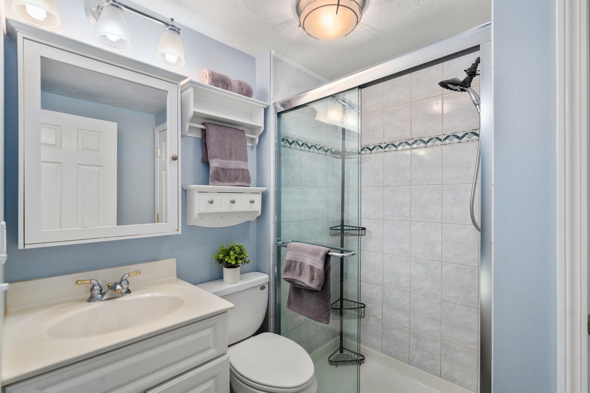 14 Trinity Drive Nashua, NH 03063 - Photo 20 of 31