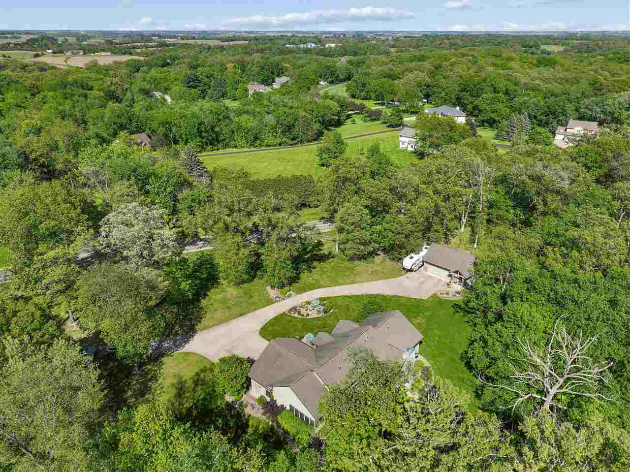 3057 Sandy Beach Road Northeast Swisher, IA 52338 - Photo 3 of 41 Gallery Image 3
