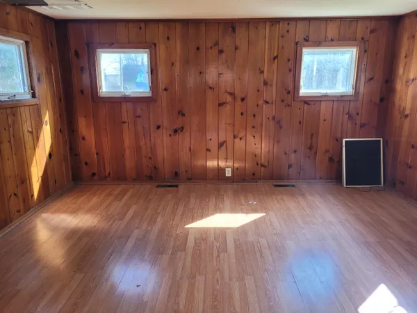 $119,900 | 20128 Marcellus Highway, Decatur, MI 49045