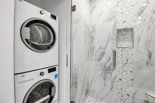 $379,000 | 602 Fair Winds Drive, Unit 602, Nokomis, FL 34275