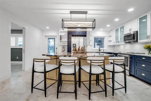 $379,000 | 602 Fair Winds Drive, Unit 602, Nokomis, FL 34275