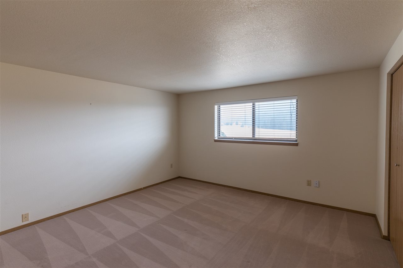 5302 East Jamieson Road Spokane, WA 99223 - Photo 14 of 20