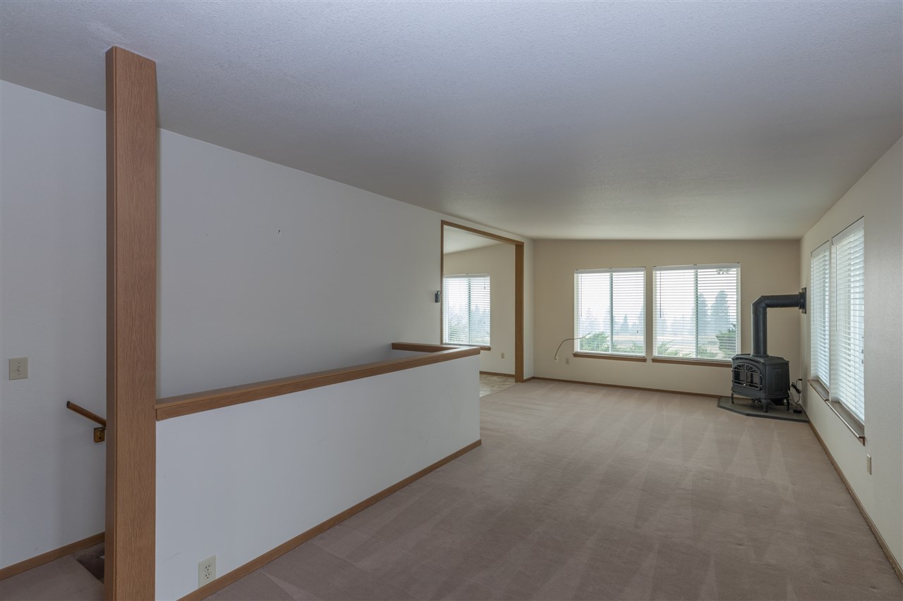5302 East Jamieson Road Spokane, WA 99223 - Photo 4 of 20