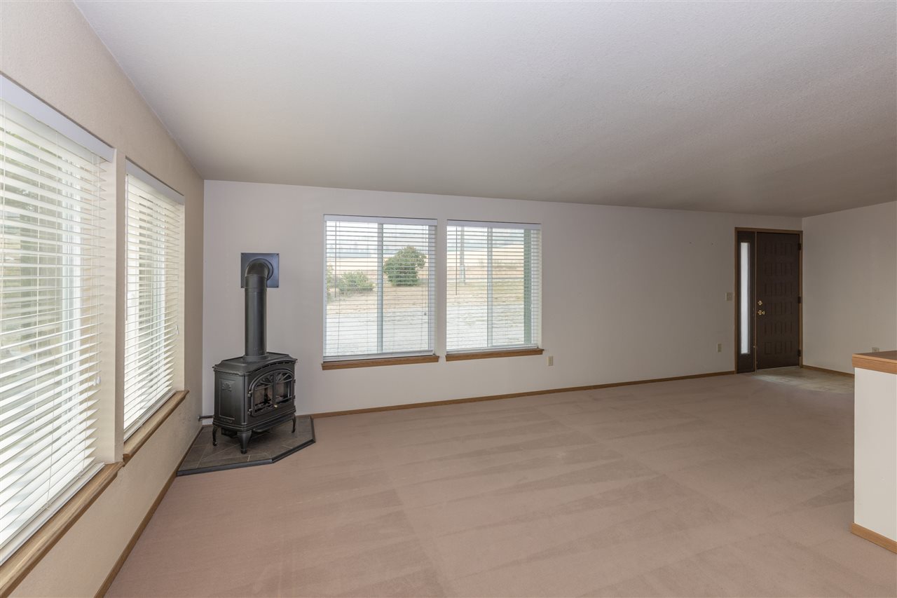5302 East Jamieson Road Spokane, WA 99223 - Photo 5 of 20