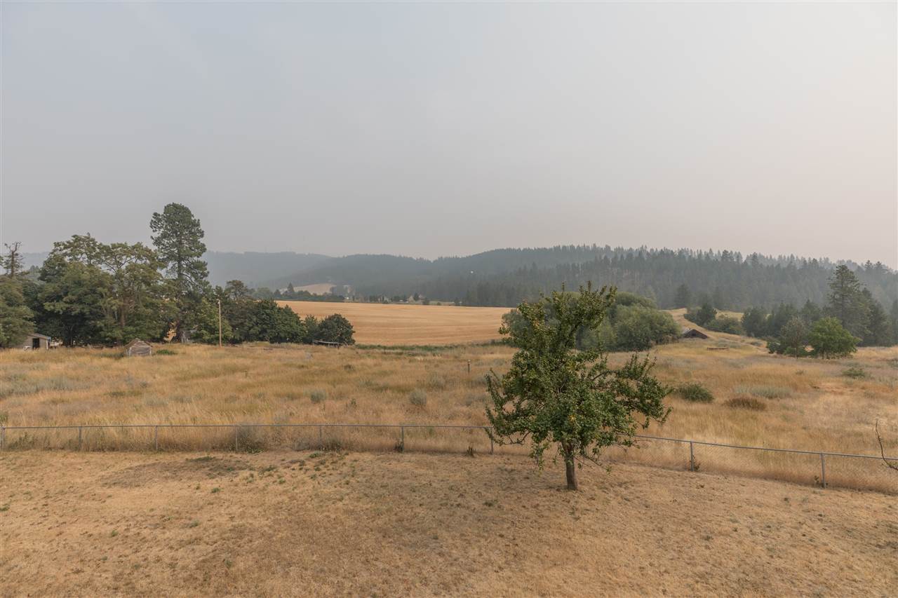 5302 East Jamieson Road Spokane, WA 99223 - Photo 8 of 20