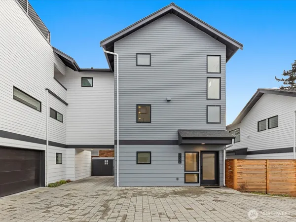 $719,950 | 3239 61st Avenue Southwest, Unit B, Seattle, WA 98116