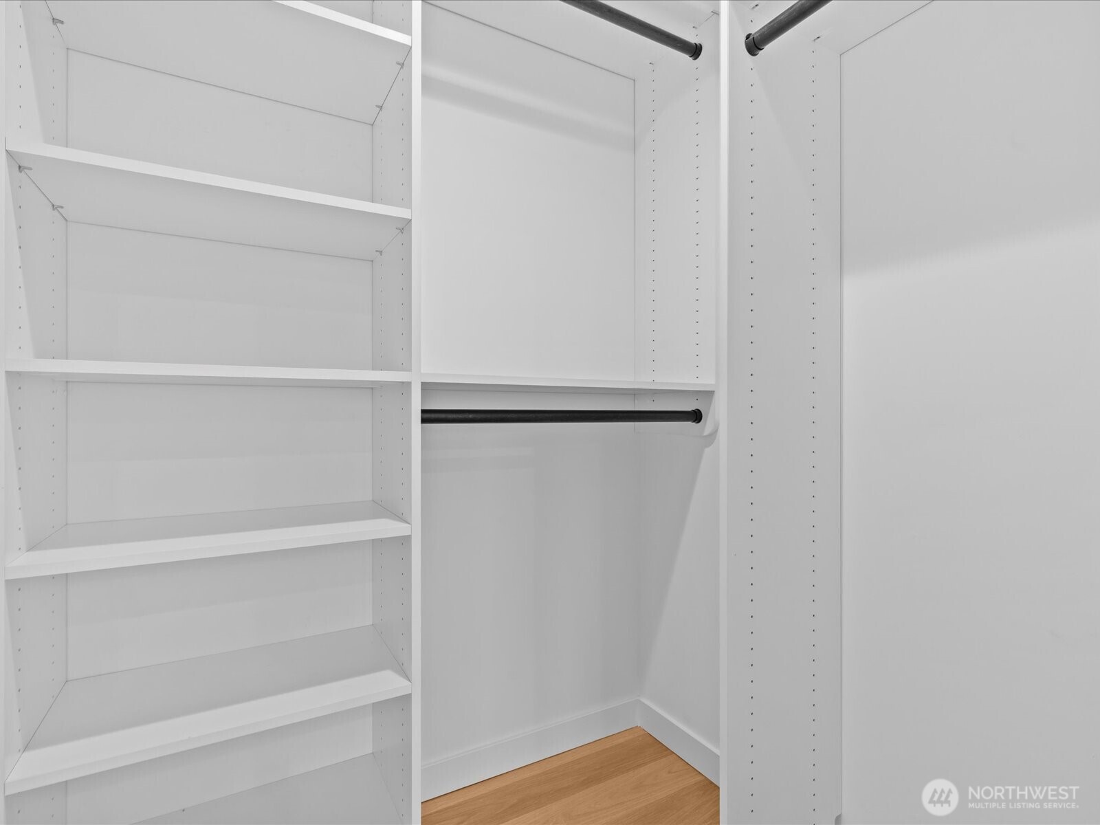 3239 61st Avenue Southwest, Unit B Seattle, WA 98116 - Photo 18 of 31