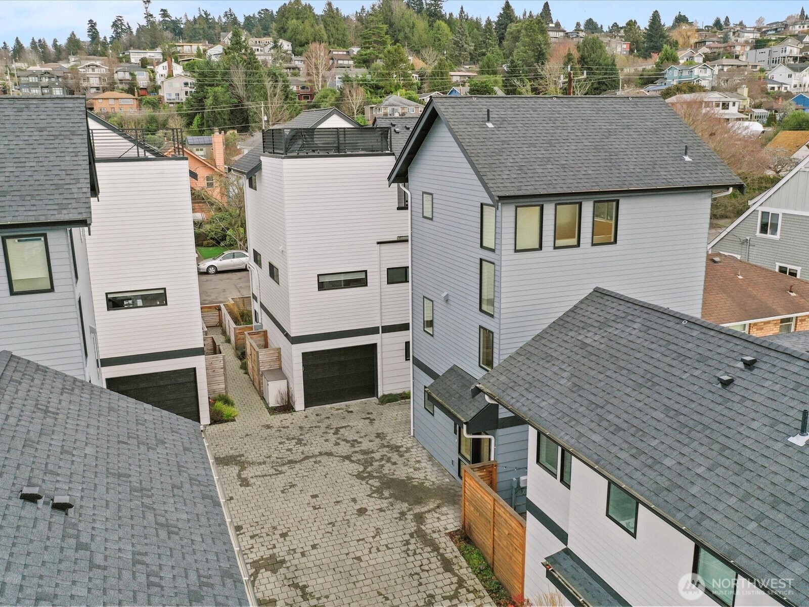 3239 61st Avenue Southwest, Unit B Seattle, WA 98116 - Photo 27 of 31