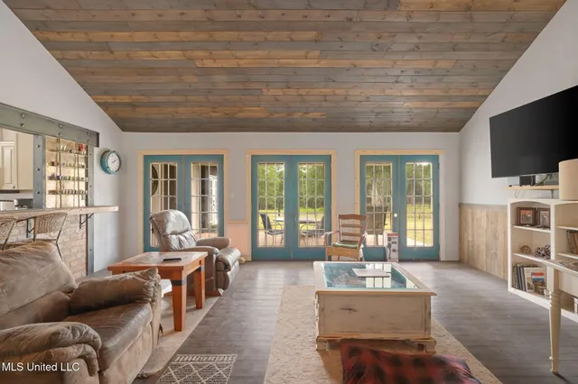 $600,000 | 9641 F S 301, Brooklyn, MS 39425