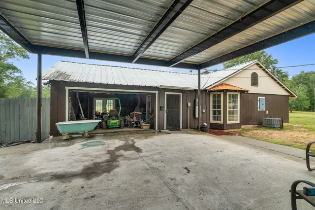 $600,000 | 9641 F S 301, Brooklyn, MS 39425