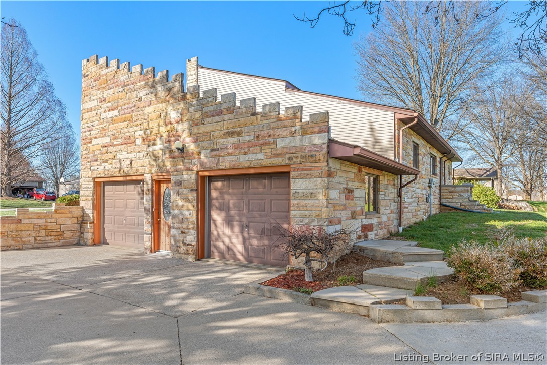 8618 Falcon Road Charlestown, IN 47111 - Photo 3 of 27