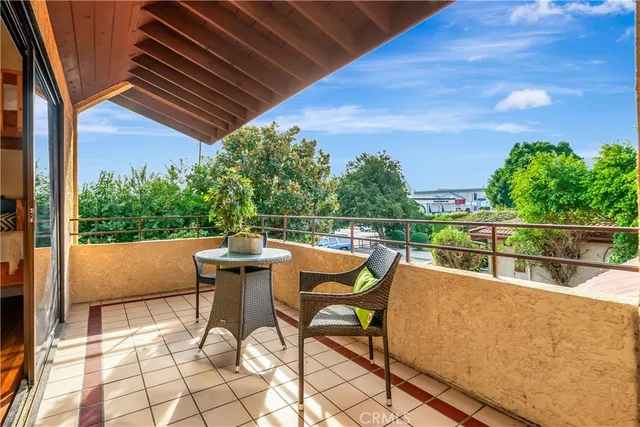 $1,395,000 | 19445 Plummer Street, Northridge, CA 91324