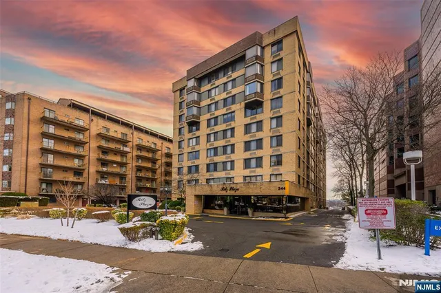 $369,000 | 344 Prospect Avenue, Unit 2E, Hackensack, NJ 07601