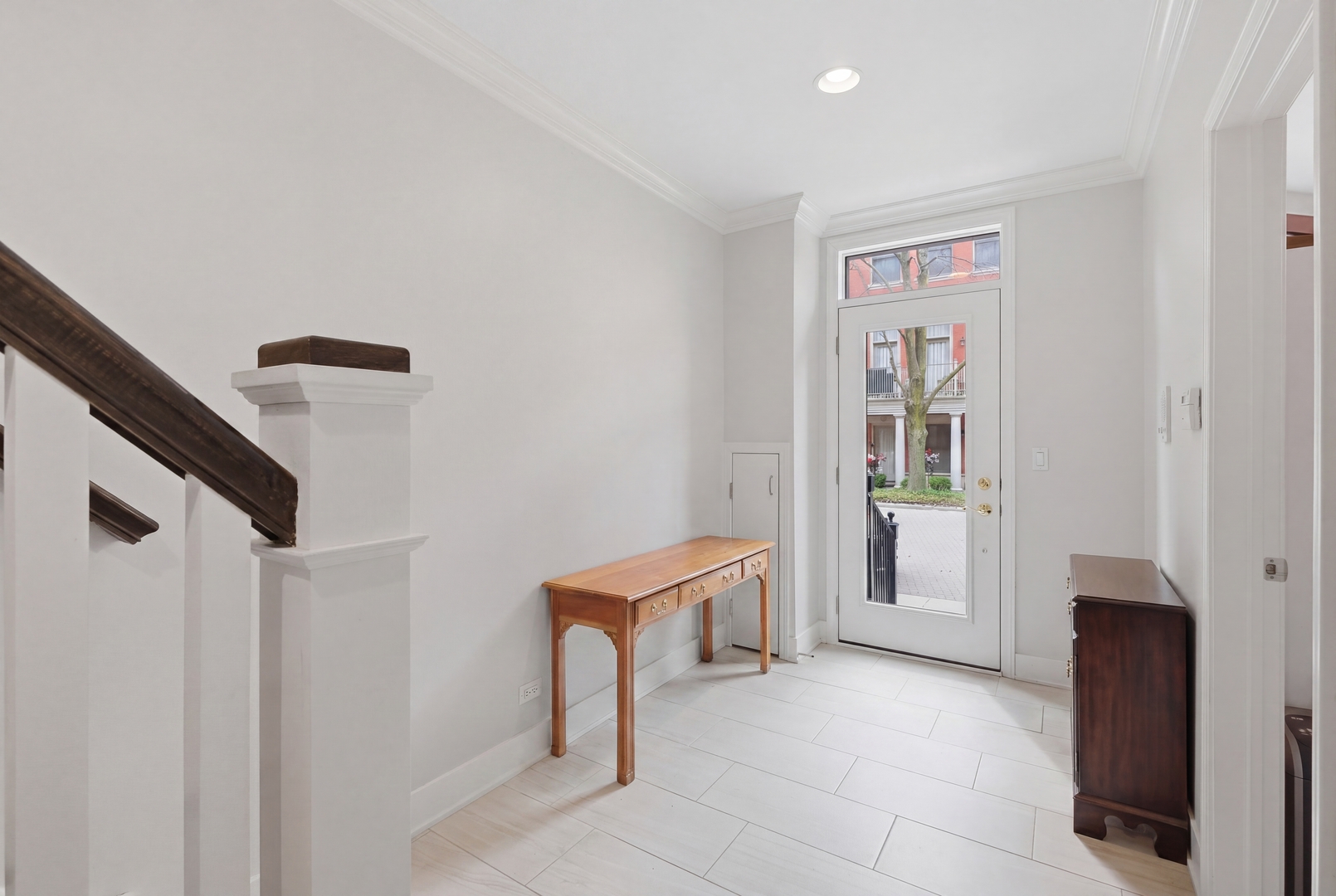 449 North Clinton Street Chicago, IL 60654 - Photo 2 of 26