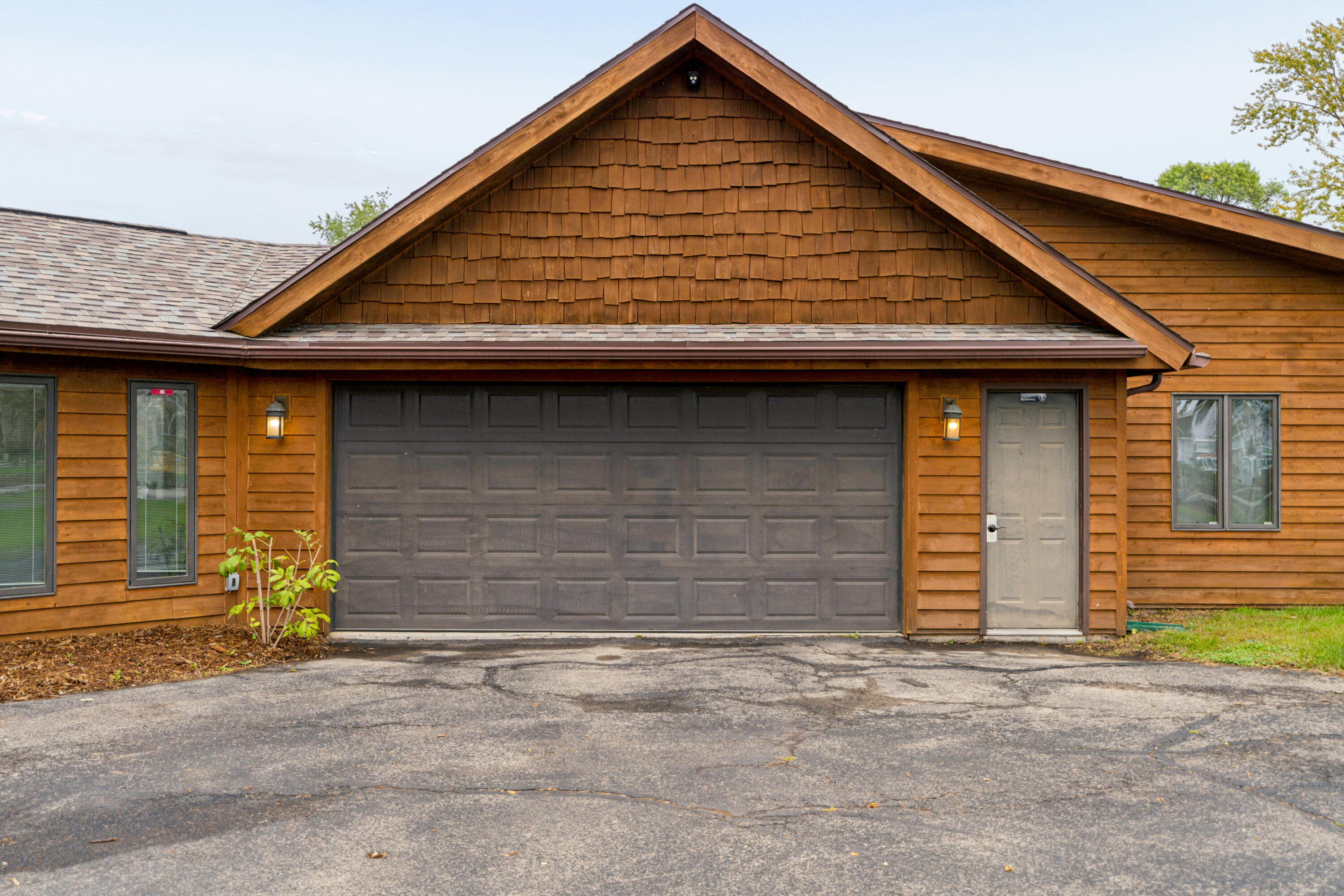 340 Lake Road Menasha, WI 54952 - Photo 64 of 76 Garage View