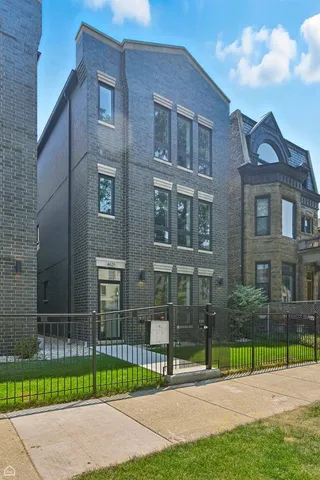 $2,950 | 4629 South Michigan Avenue, Unit 2, Chicago, IL 60653