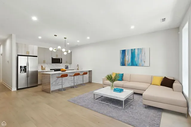 $2,950 | 4629 South Michigan Avenue, Unit 2, Chicago, IL 60653