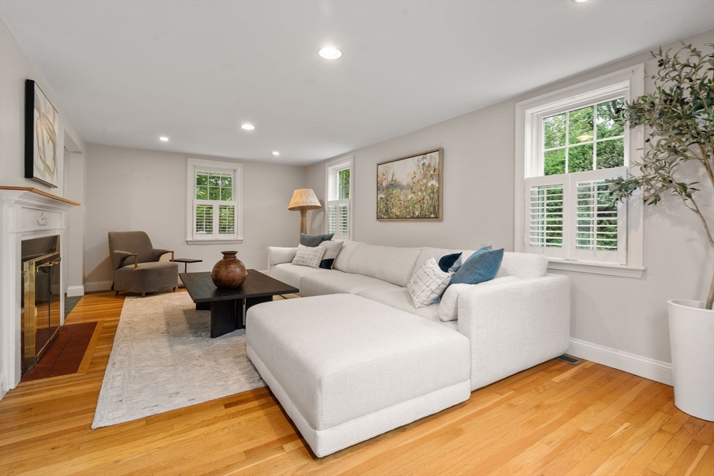 155 Oak Street Needham, MA 02492 - Photo 3 of 32
