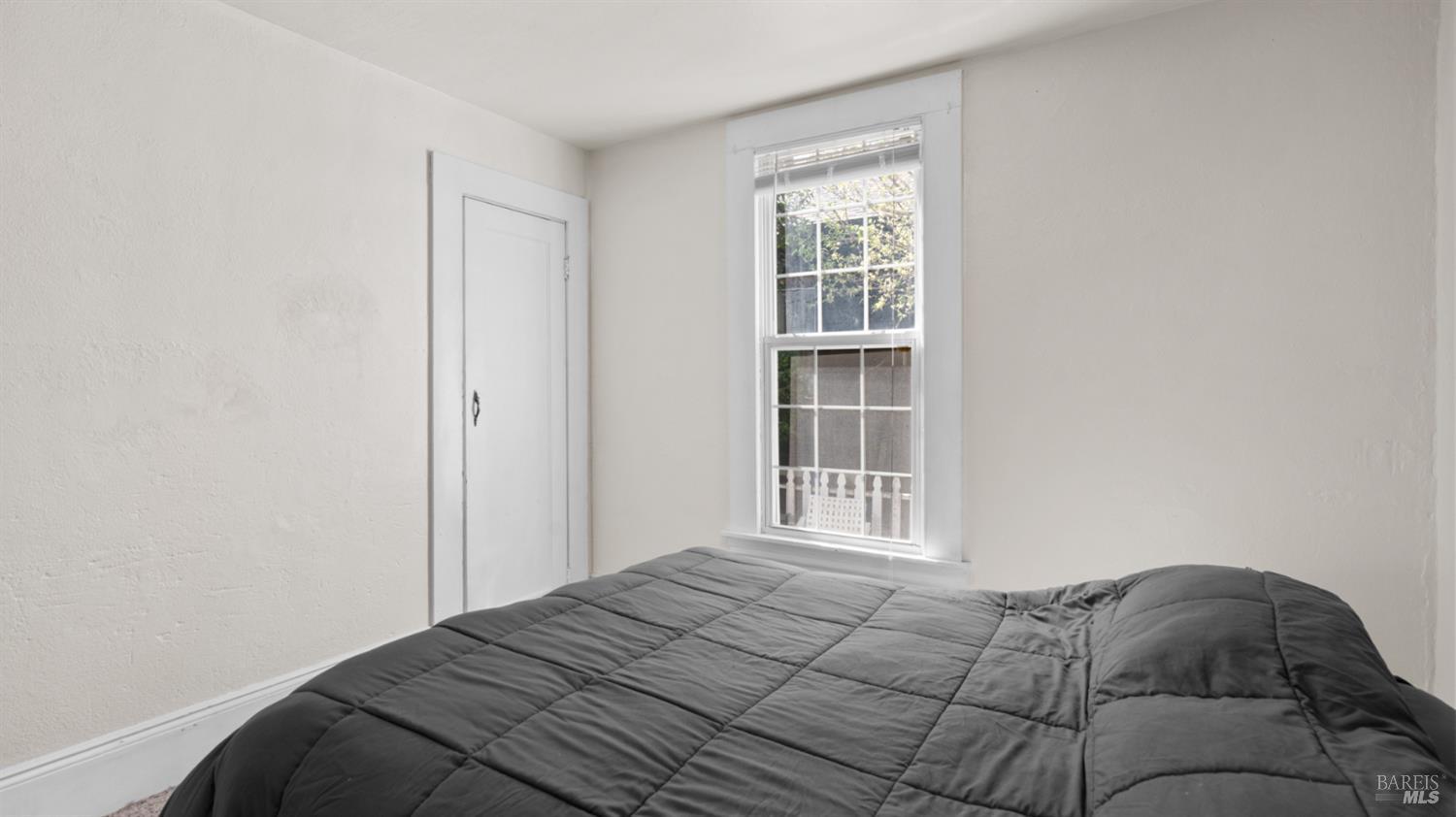 125 Kendal Street Vacaville, CA 95688 - Photo 19 of 45 a bedroom with a bed and a window