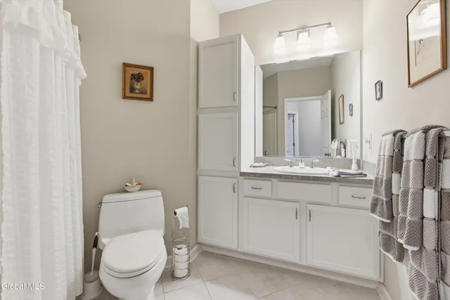 $550,000 | 27 Rosemore Place, Halfmoon, NY 12065