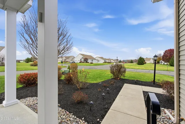 $550,000 | 27 Rosemore Place, Halfmoon, NY 12065