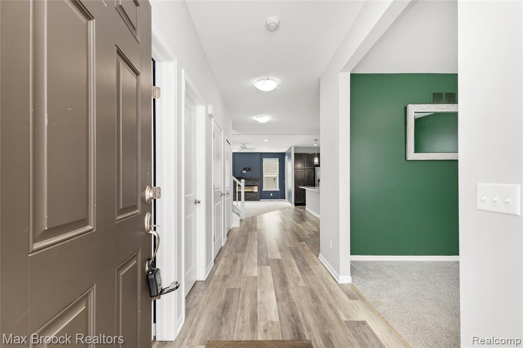 4211 Kent Road Royal Oak, MI 48073 - Photo 11 of 54