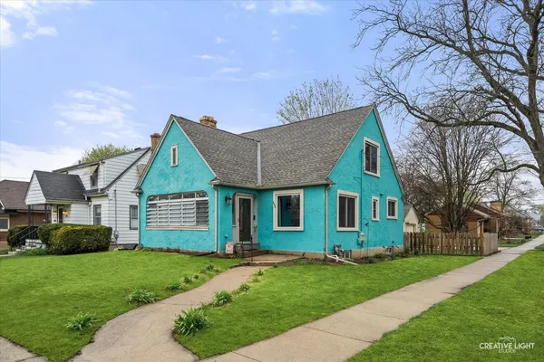 $305,000 | 644 Columbia Avenue, Elgin, IL 60120