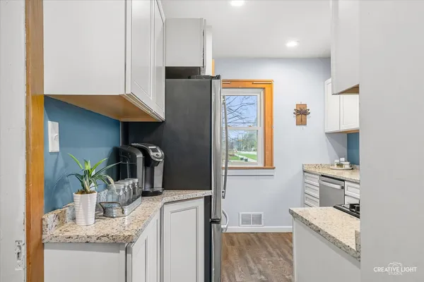 $305,000 | 644 Columbia Avenue, Elgin, IL 60120