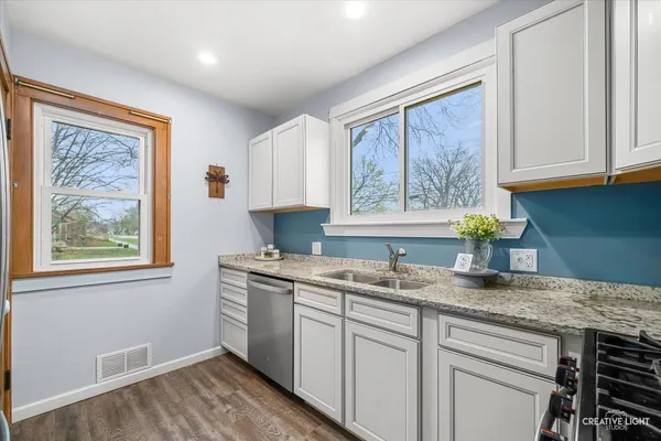 $305,000 | 644 Columbia Avenue, Elgin, IL 60120