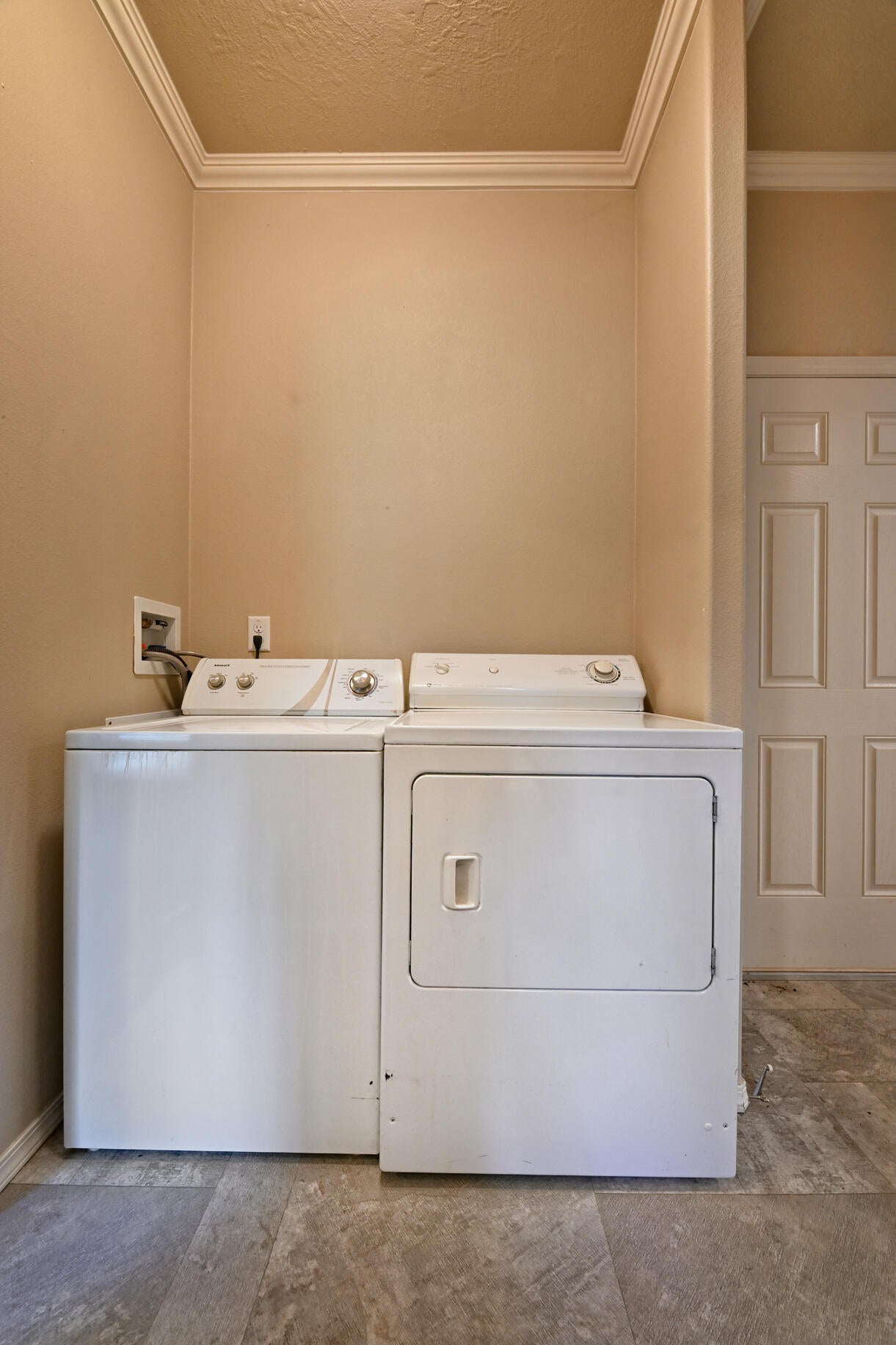 291 Sallsten Road Grants Pass, OR 97527 - Photo 8 of 22 8