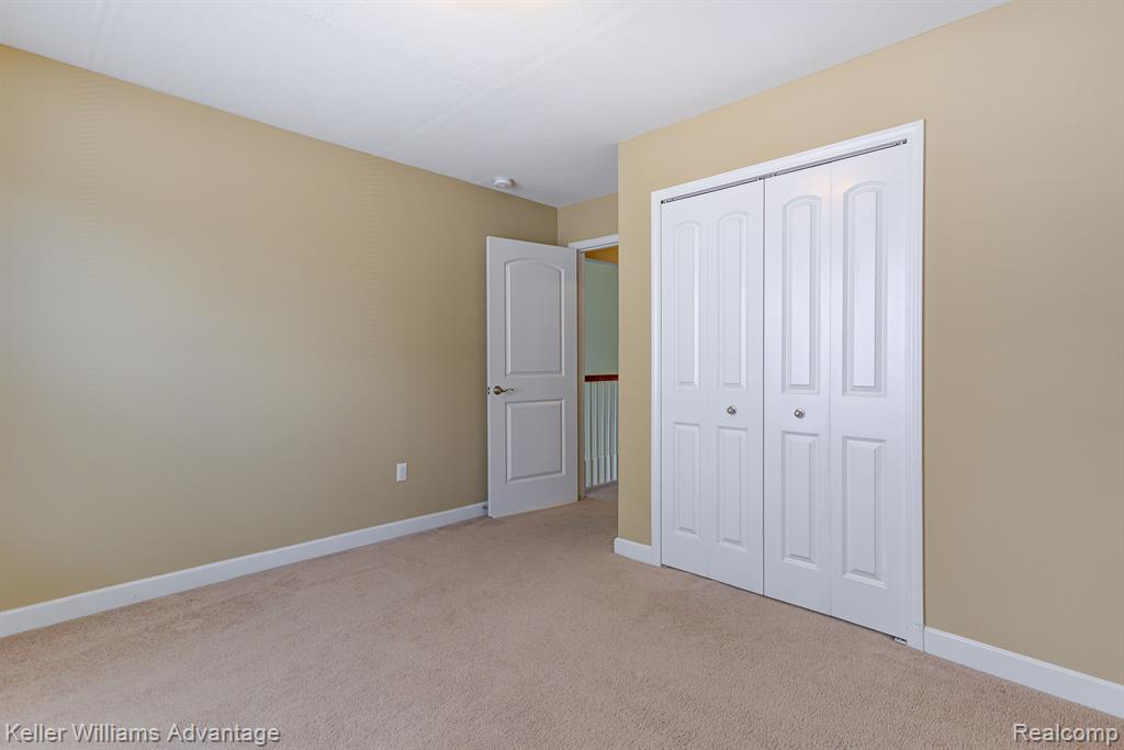 27618 Cromwell Road Novi, MI 48374 - Photo 39 of 55