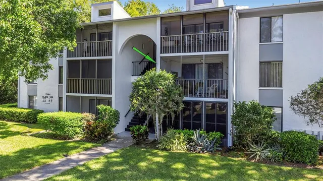 $164,000 | 1344 Pine Ridge Circle East, Unit D2, Tarpon Springs, FL 34688