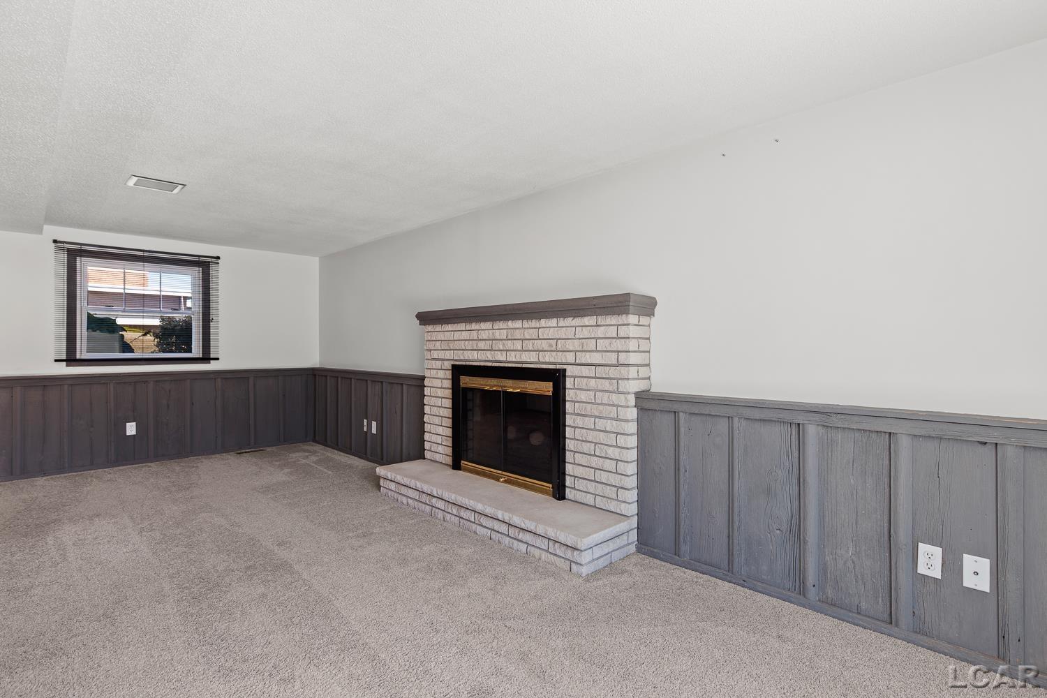 721 Riverside Avenue Adrian, MI 49221 - Photo 37 of 47 50182893-f3412505-38d7-4b30-b719-528e35310f07.JPG