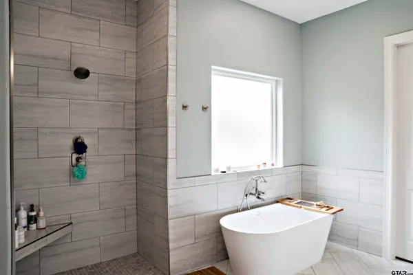 $744,000 | 4999 Lago Vista, Athens, TX 75752