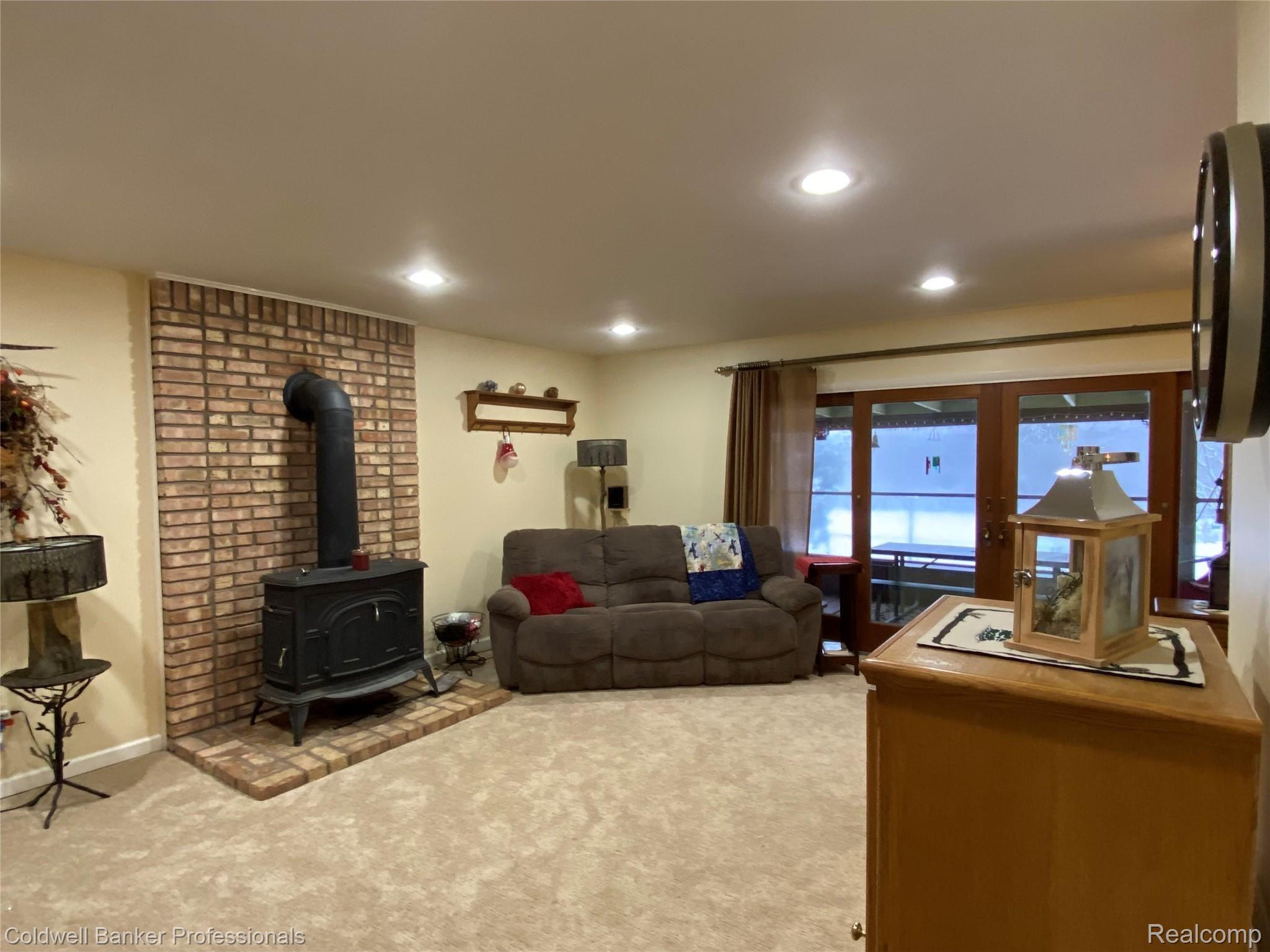 2050 Bone Road Holly, MI 48442 - Photo 7 of 24 IMG-2945.jpg
