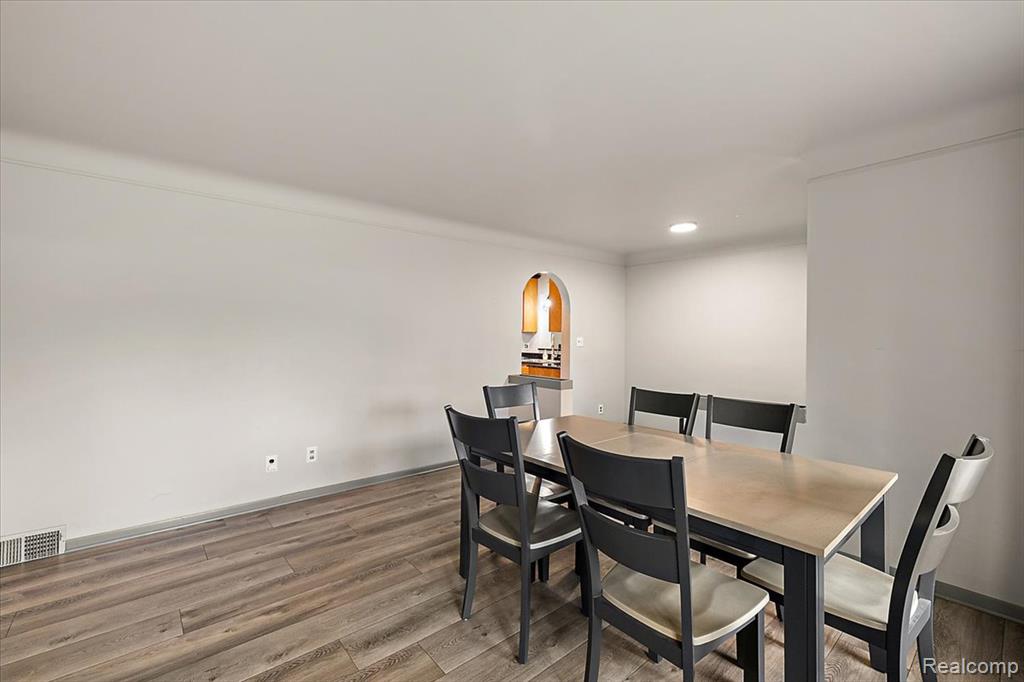 28333 Bayberry Road Farmington, MI 48331 - Photo 22 of 53