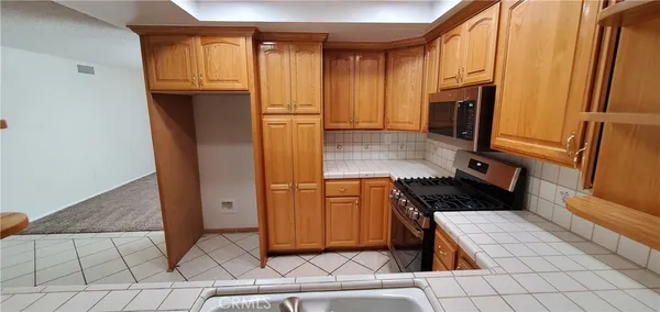 $4,100 | 15038 Hiawatha Street, Mission Hills, CA 91345