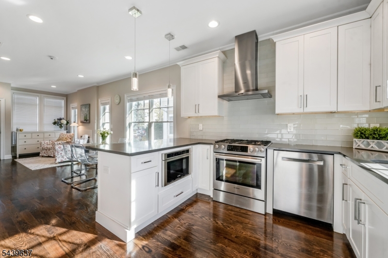 48 Mechanic Street Millburn, NJ 07041 - Photo 10 of 24