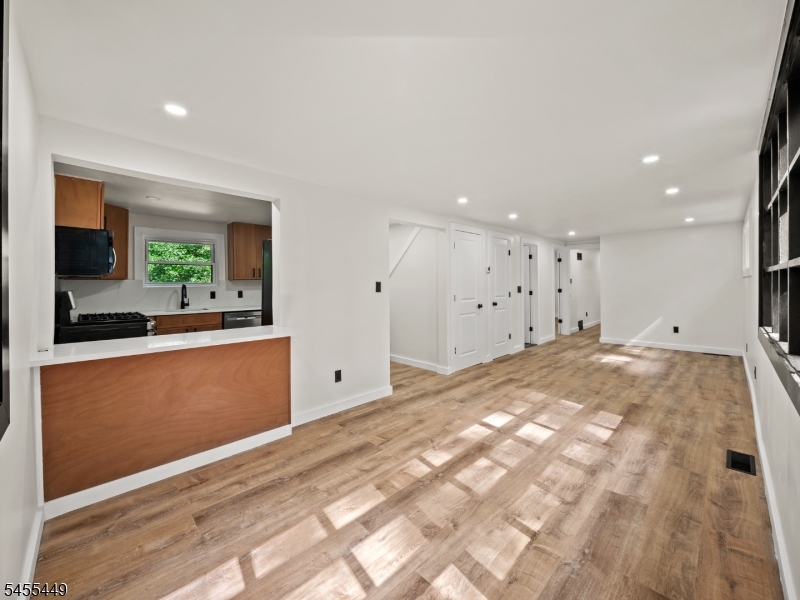 787 Tabor Road Morris Plains, NJ 07950 - Photo 6 of 29 Gallery Image 6