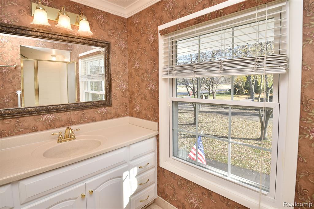 32855 Old Post Road Franklin, MI 48025 - Photo 20 of 36
