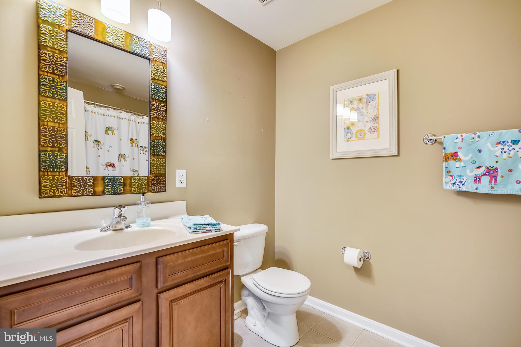 134 Oakwood Road Edgewater, MD 21037 - Photo 16 of 33 upstairs hall full bath