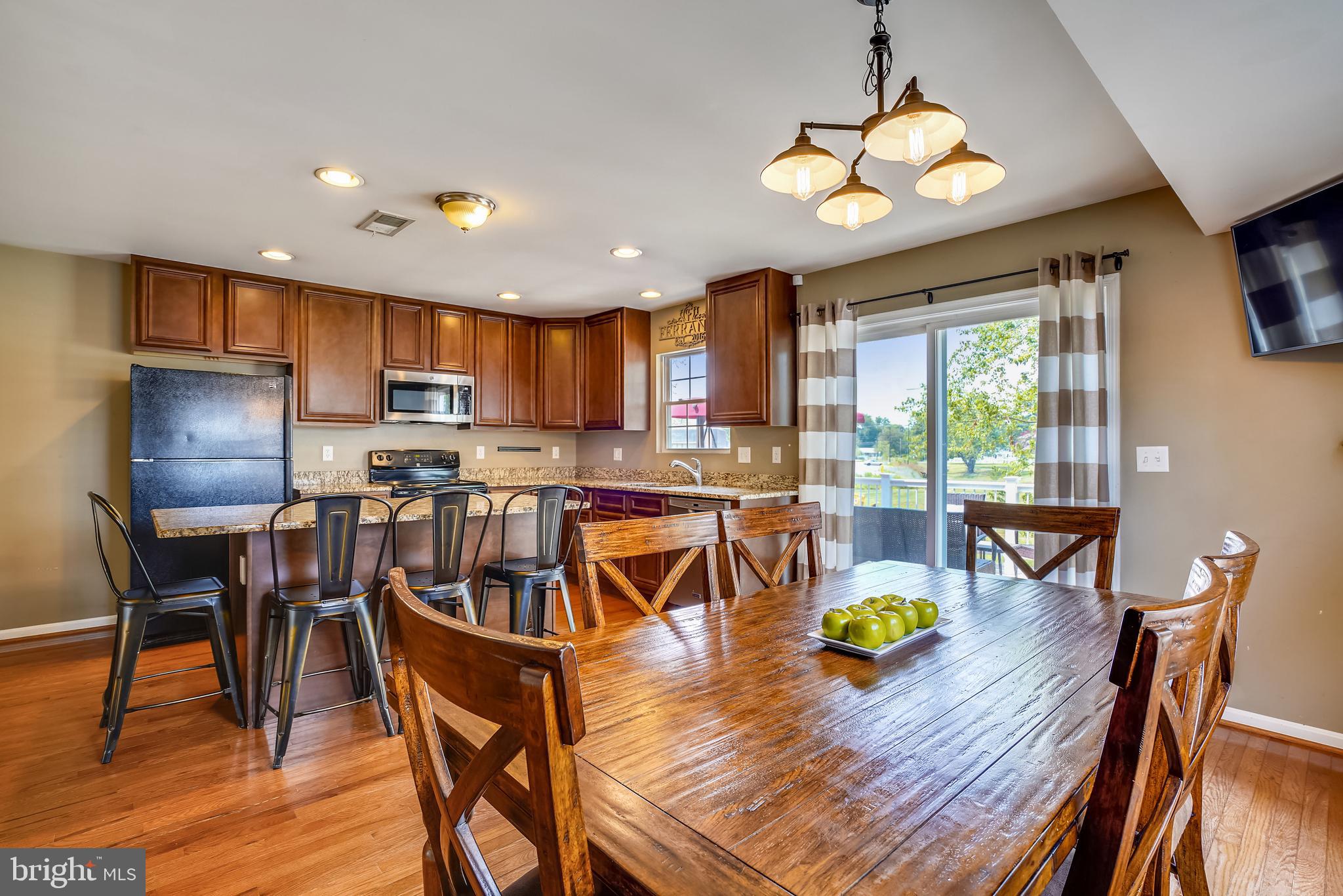134 Oakwood Road Edgewater, MD 21037 - Photo 6 of 33 Gallery Image 6