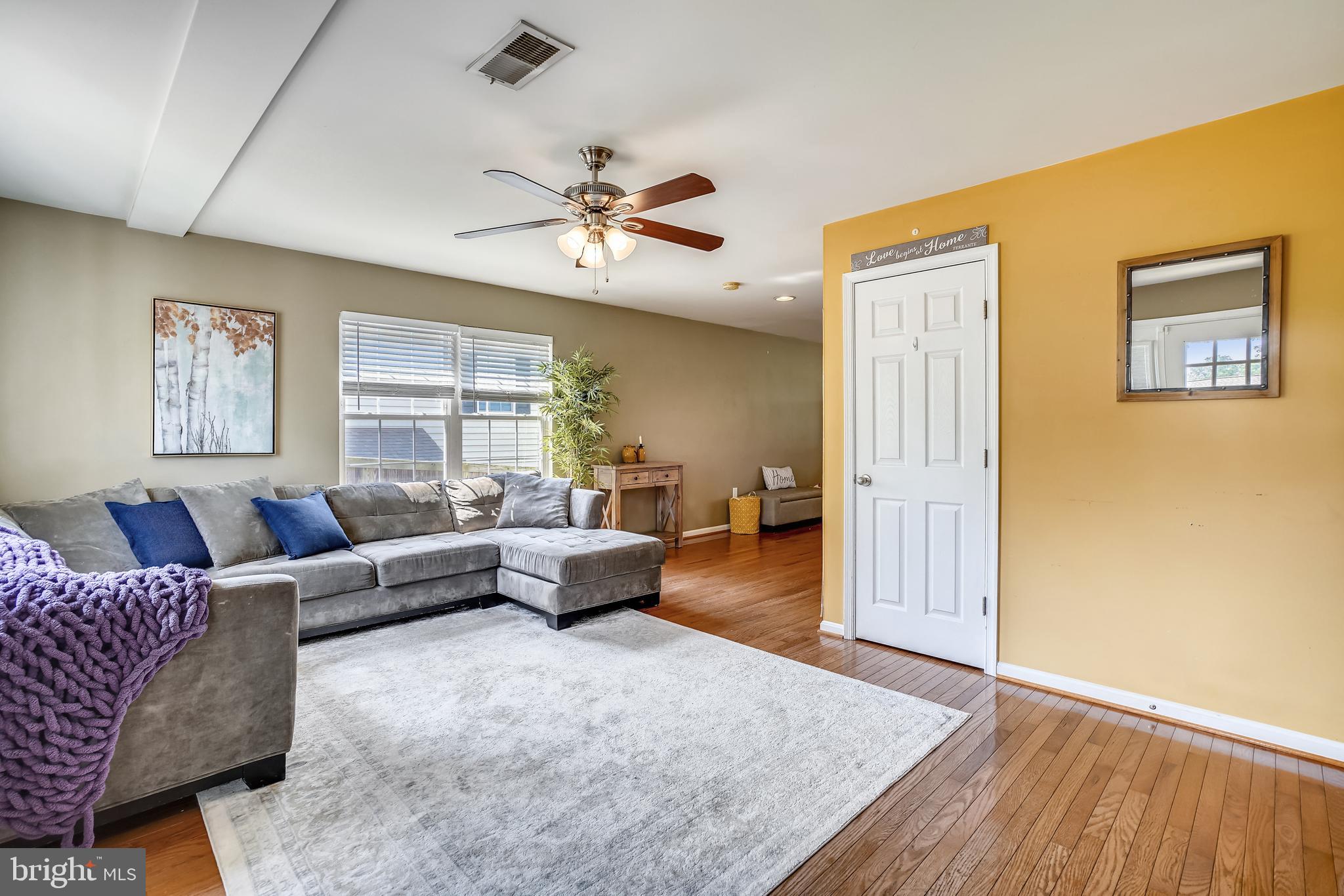 134 Oakwood Road Edgewater, MD 21037 - Photo 9 of 33 gleaming hardwoods and tons of natural light