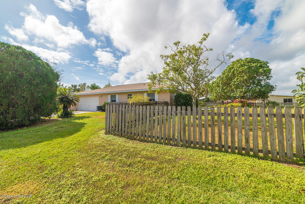 700 Montclair Road Northeast Palm Bay, FL 32905 - Photo 7 of 46 a view of a garden