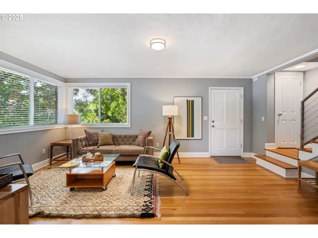 $399,000 | 420 South State Street, Lake Oswego, OR 97034